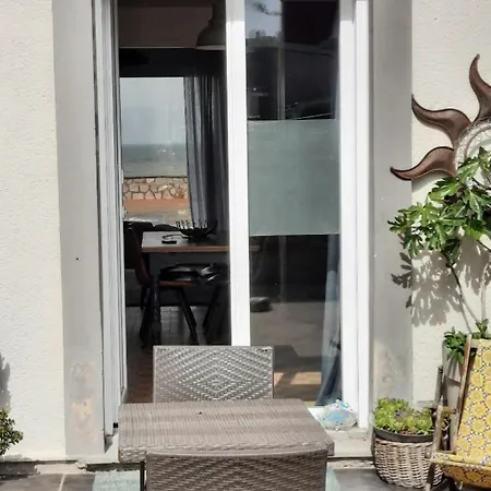 Housse Maison Face 펜션