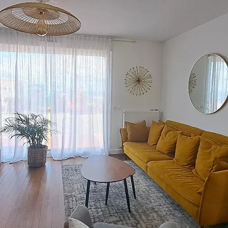 Housse Maison Face 펜션